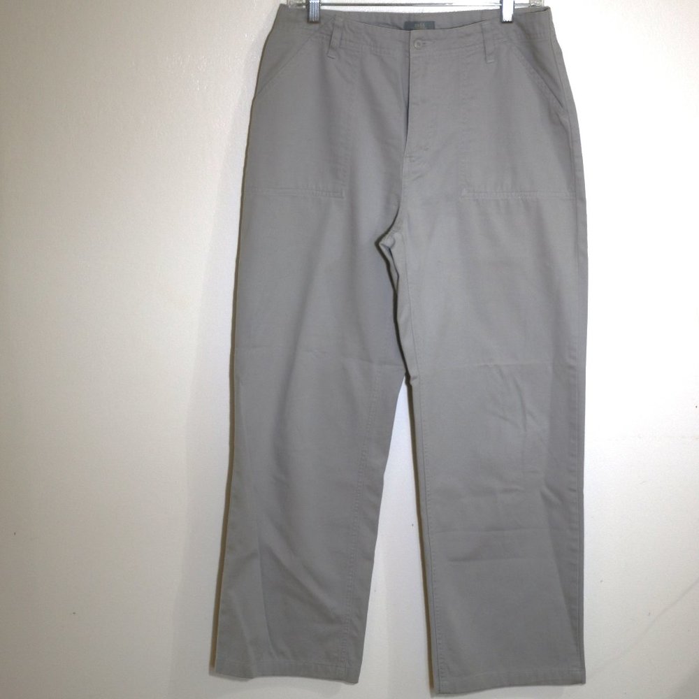 Bass light gray colored jeans.